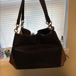 Elegant Black and Brown Women's Bag
